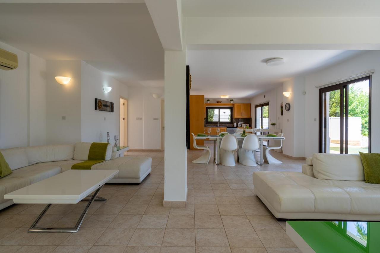 Lime 3-Bedroom Villa In 프로타라스 외부 사진